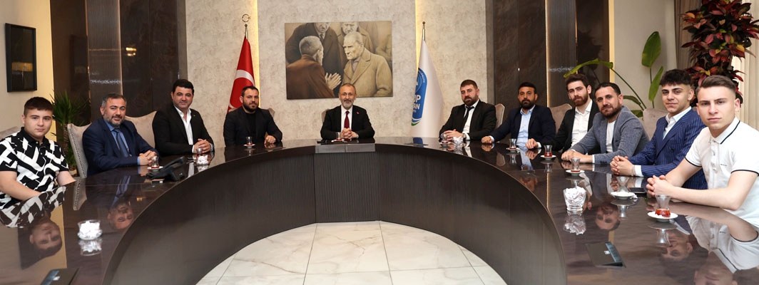 İŞ iNSANLARINDAN BAŞKAN ÖZMEN'E ZİYARET