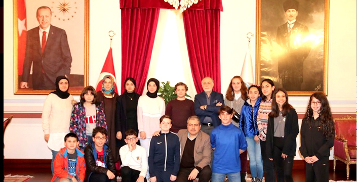 Eyüpsultan Belediyesi Çocuk Meclisinden Darülaceze'ye ziyaret