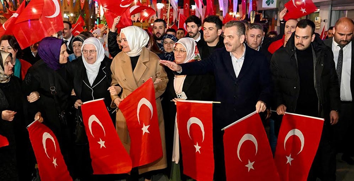 GAZİOSMANPAŞALILAR ÇANAKKALE ZAFERİ’Nİ COŞKUYLA KUTLADI